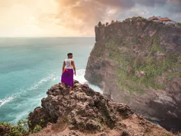 Falaises d'Uluwatu au coucher du soleil